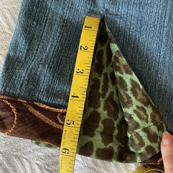 3 Sisters Blue 5 Pocket Jeans with Brocade Hem & Leopard Vent 2 - Picture 10 of 11